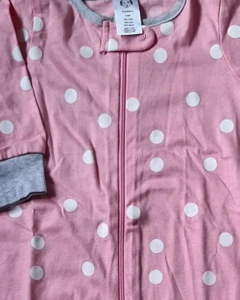 Pijama Gerber a lunares, detalle del cierre frontal