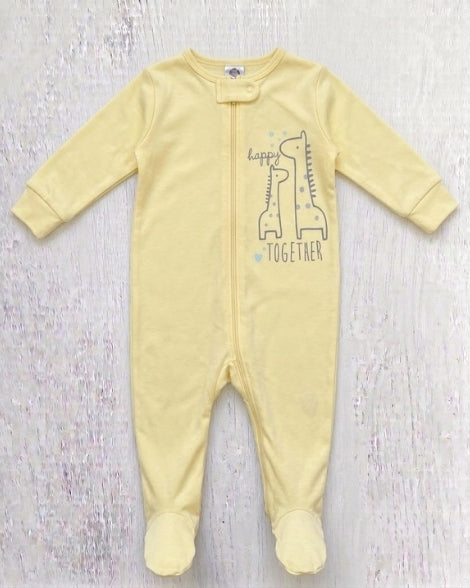 Pijama Gerber amarilla con estampado de animalitos, vista completa
